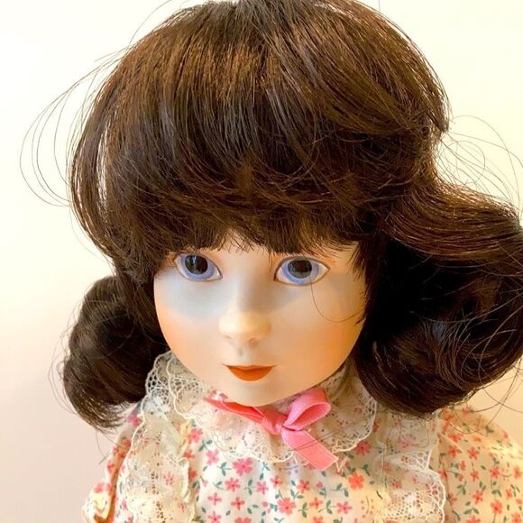 The KEZI Doll Collection GORHAM Musical Doll 1984 - Picture 2 of 14